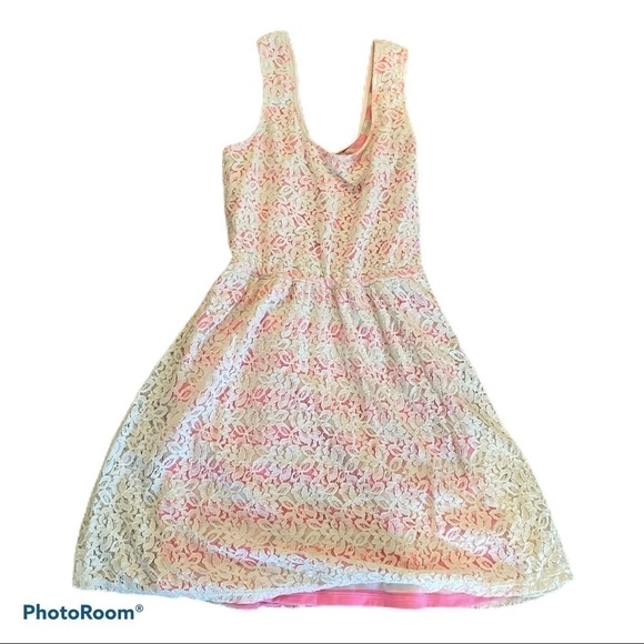Lilly Pulitzer Dresses & Skirts - Lily Pulitzer spring striped and lace dress.